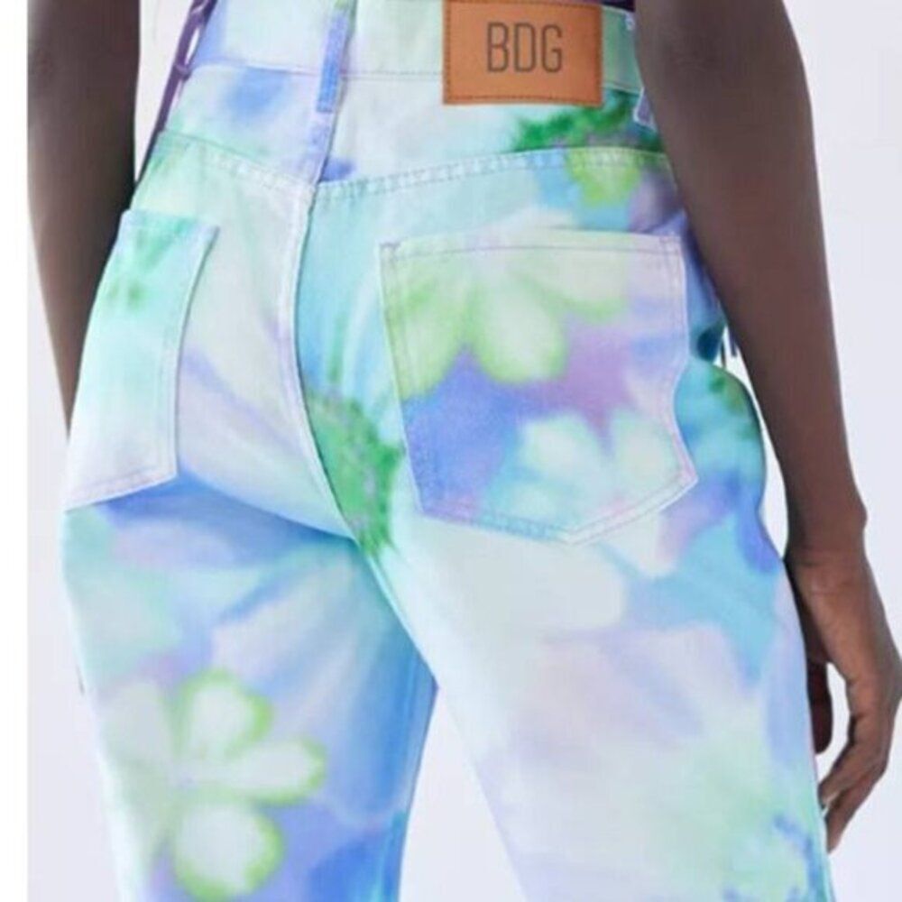 BDG High Waisted Cowboy Relaxed Fit Straight‎ Leg Jean - Picture 2 of 4